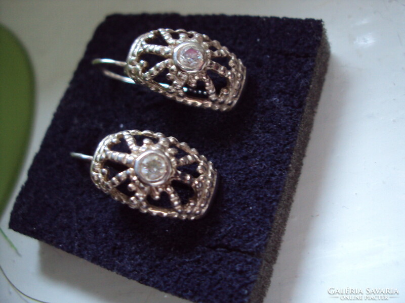 Ezüst fülbevaló /biztonsági kapcsos/