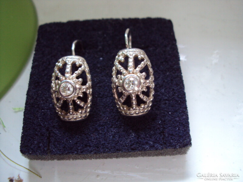 Ezüst fülbevaló /biztonsági kapcsos/