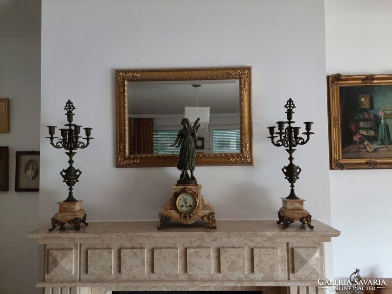 Antik francia kandalló óra két gyertyatartóval