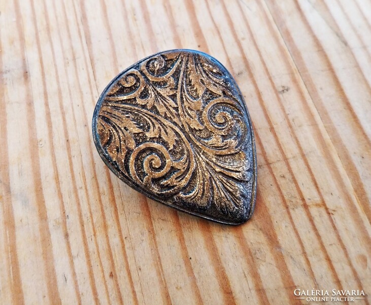 Régi ezüstözött kitűző, ruhacsipesz