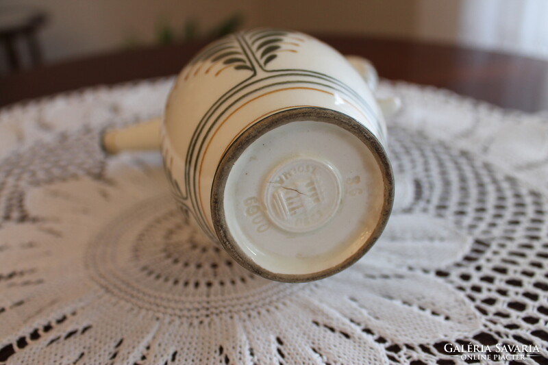 Zsolnay körbélyegzős Nikelszky Géza kiöntő