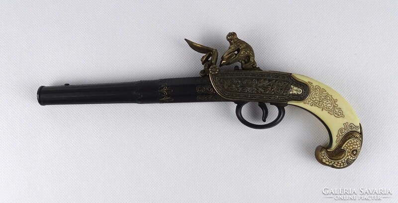 1W950 Fém vázas, csont markolatos kovás pisztoly replika aranyozott mintázatú csővel