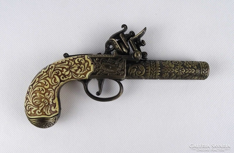 1W949 Kisméretű fém vázas csont markolatos kovás pisztoly replika