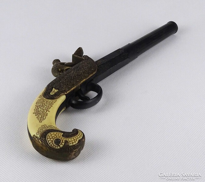 1W950 Fém vázas, csont markolatos kovás pisztoly replika aranyozott mintázatú csővel