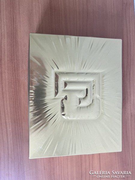 Paco Rabanne arany színű fém doboz