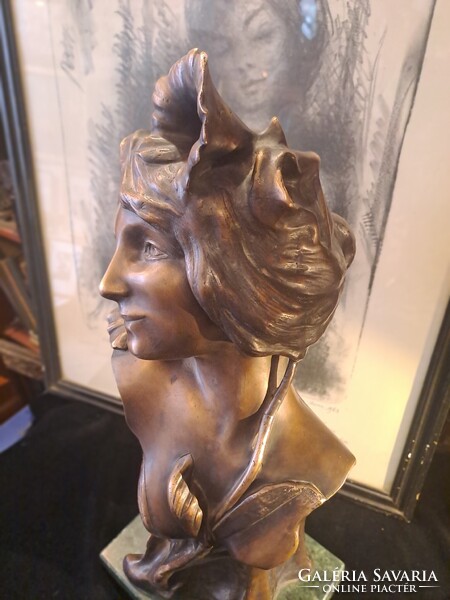 L. MARCHUND JELZÉSSEL : FIATAL HÖLGY BRONZ BÜSZTJE