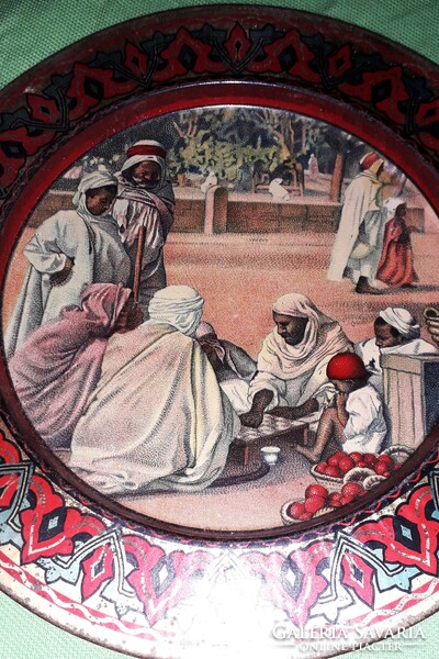 Nagyon szép keleti réz lemez falitálak 2db festett utcai sakk jelenettel EGYBEN 22cm a képek szerint