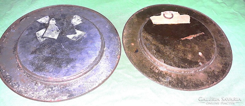 Nagyon szép keleti réz lemez falitálak 2db festett utcai sakk jelenettel EGYBEN 22cm a képek szerint