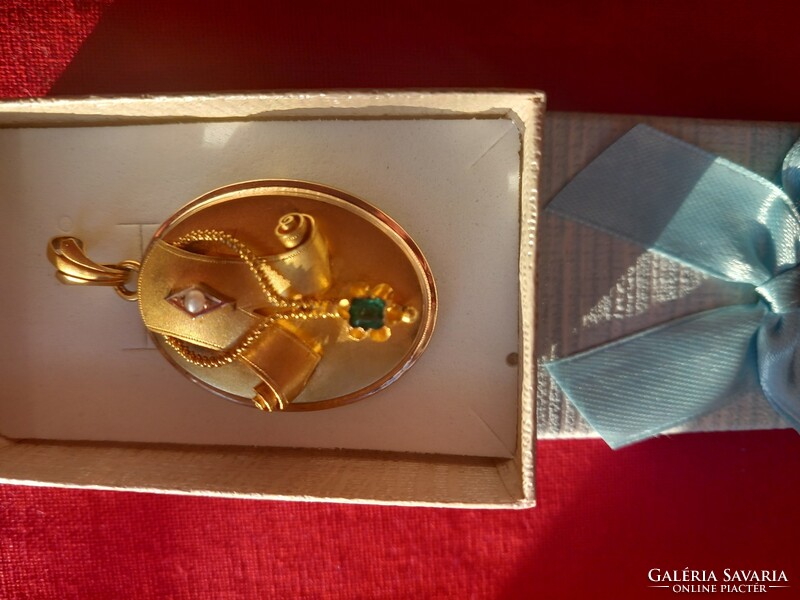 Antik Biedermeier 14karátos Arany fényképtartós medál smaragddal, és igazgyönggyel, cca. 1880