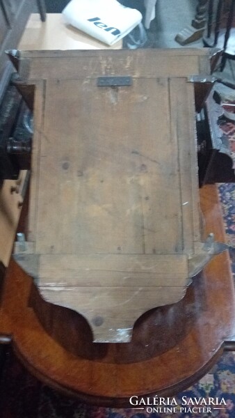 Bécsi barokk könyvtár óra