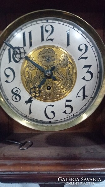 Bécsi barokk könyvtár óra