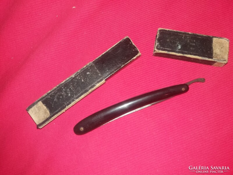 Antik szarunyeles, nyeles katona tiszti borotva dobozában gyűjtői darab a képek szerint