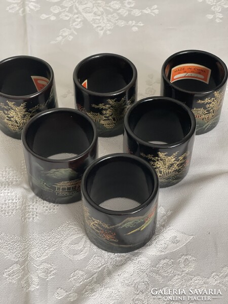 Nagyonszép Kinai kézzel festett  lakk fa, szalvéta gyűrű 6 db.