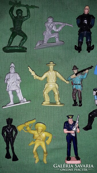 Retro trafikáru bazáráru játék katonák cowboy,indián,lovag,búvár,rendőr ninja EGYBEN a képek szerint