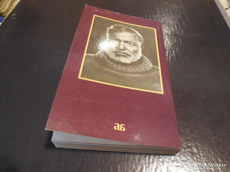 ERNEST  HEMINGWAY   Veszélyes nyár  Árkádia  1988 .