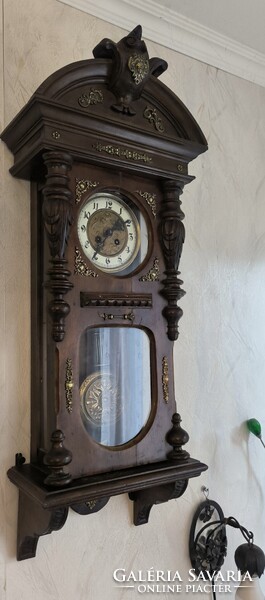 Antik cizellàlt réz díszes faragott Ónémet Bécsi rokokó különleges cizellàlt fali óra feles ütős