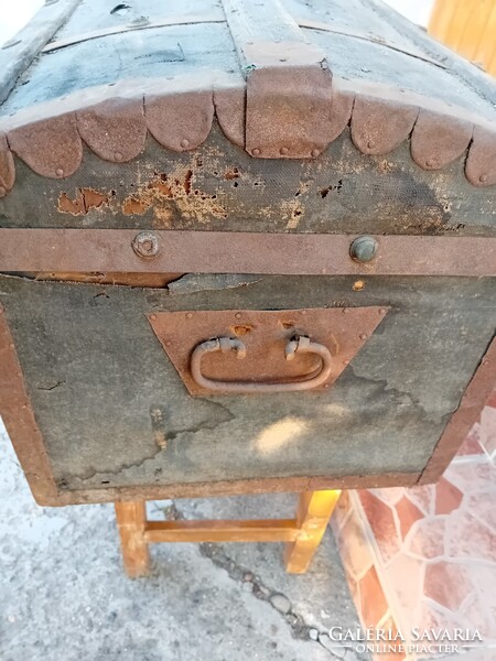 Antik utazóláda,hajóláda