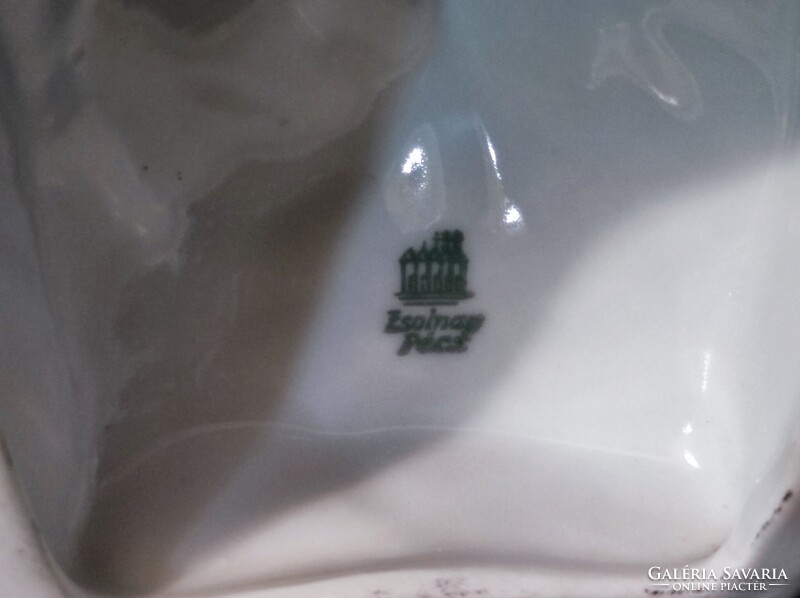 Hajduszoboszlói Emlék  régi Zsolny Kakas tyúkkal porcelán. " Hibás zsolnay  jelzéssel"