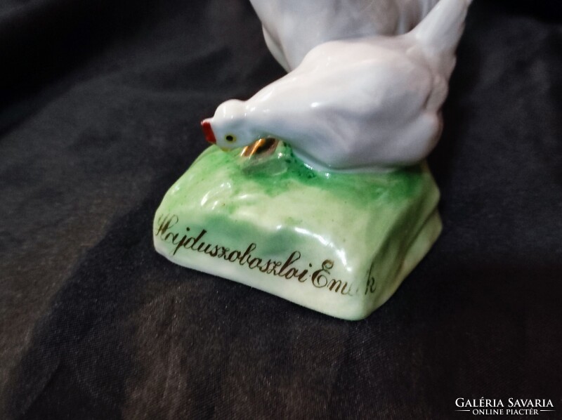Hajduszoboszlói Emlék  régi Zsolny Kakas tyúkkal porcelán. " Hibás zsolnay  jelzéssel"