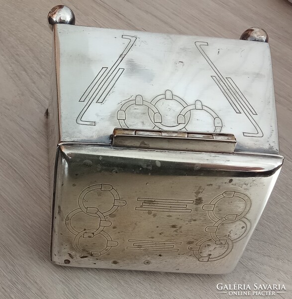 Sandrik-Szandrik szecessziós cukortartó nikkelezüstből, 1900-1910 körül