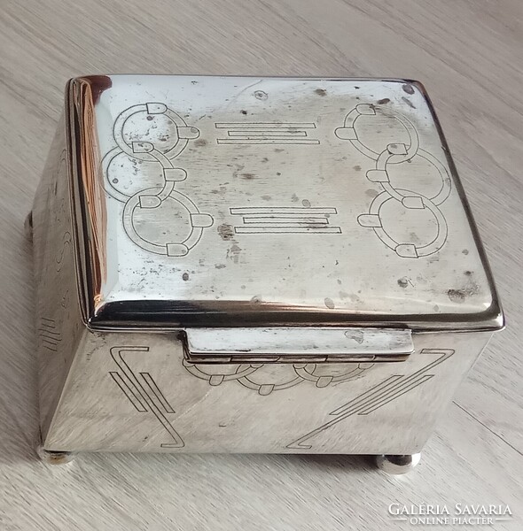 Sandrik-Szandrik szecessziós cukortartó nikkelezüstből, 1900-1910 körül