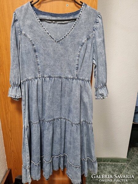 Örök divat! Csinos farmerruha eladó