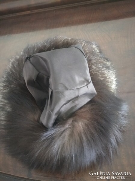 Ezüst róka szőrmesapka