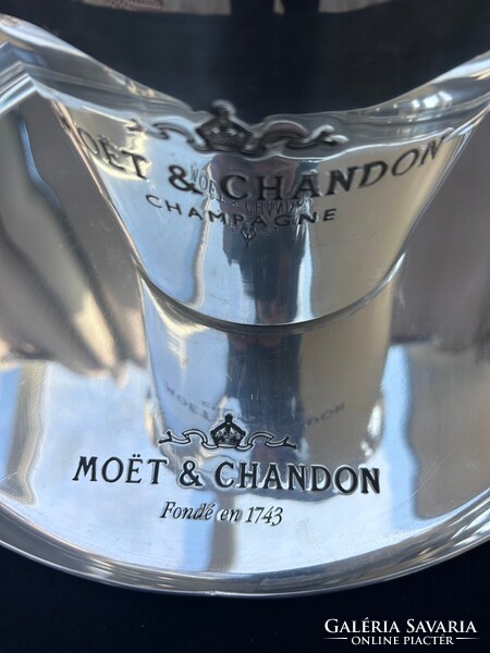 Moët & Chandon – ikonikus francia pezsgőkészlet pezsgőhűtő és szervírozó tálca