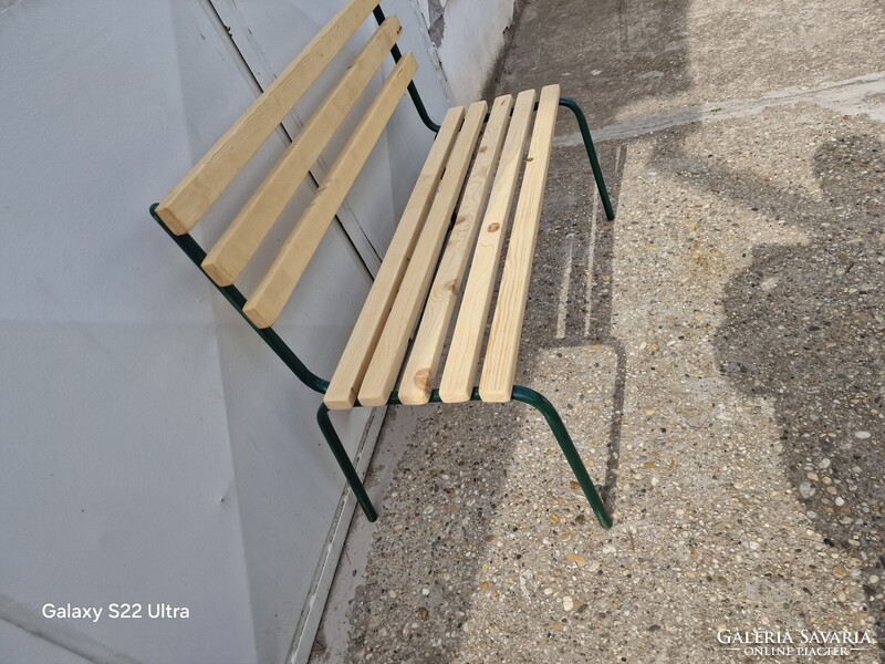 Retro kis pad régi kerti pad csővázas strand pad vas pad