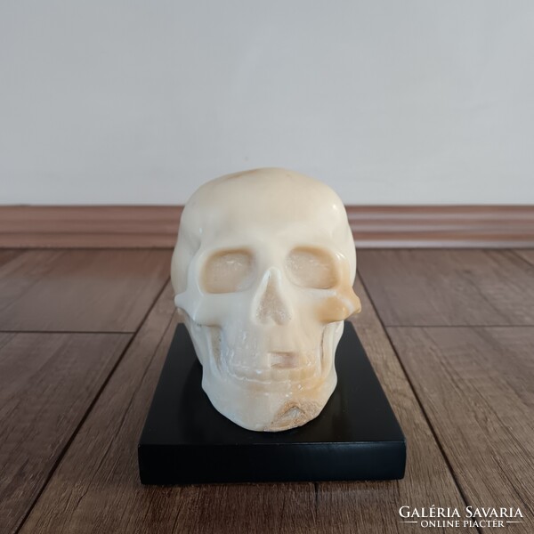 Antik alabástrom faragott koponya / Memento mori