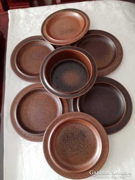 7 db skandináv / finn  Arabia Finland barna Ruska kerámia reggeliző:  6  tányér és 1  tál