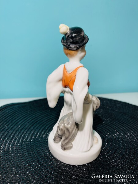Herendi betyár fiú pulival szobor