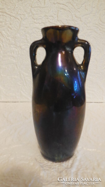 Zsolnay  kétfülű kisváza , kékes - zöldes  lilás eozin árnyalatokkal , nem javított  nem restaurált