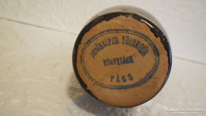 Zsolnay  kétfülű kisváza , kékes - zöldes  lilás eozin árnyalatokkal , nem javított  nem restaurált