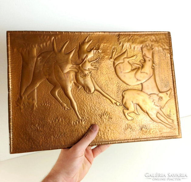 Vintage réz fali kép, jávorszarvas farkasokkal viaskodik, vadász téma, Kb 1960-es évek