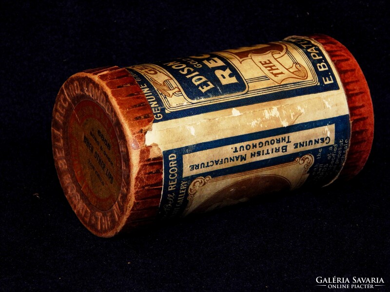 Edison Bell fonográf henger dobozában a XX. szd. legelejéről