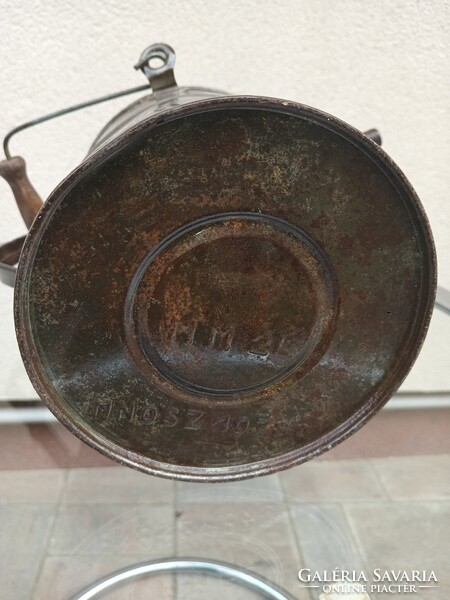 Katonai  veterán olajos kanna 1947 . Alkudható.