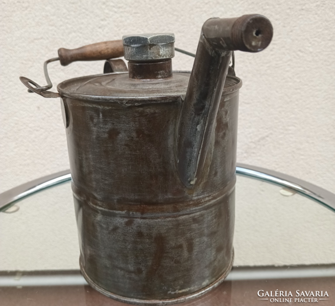 Katonai  veterán olajos kanna 1947 . Alkudható.