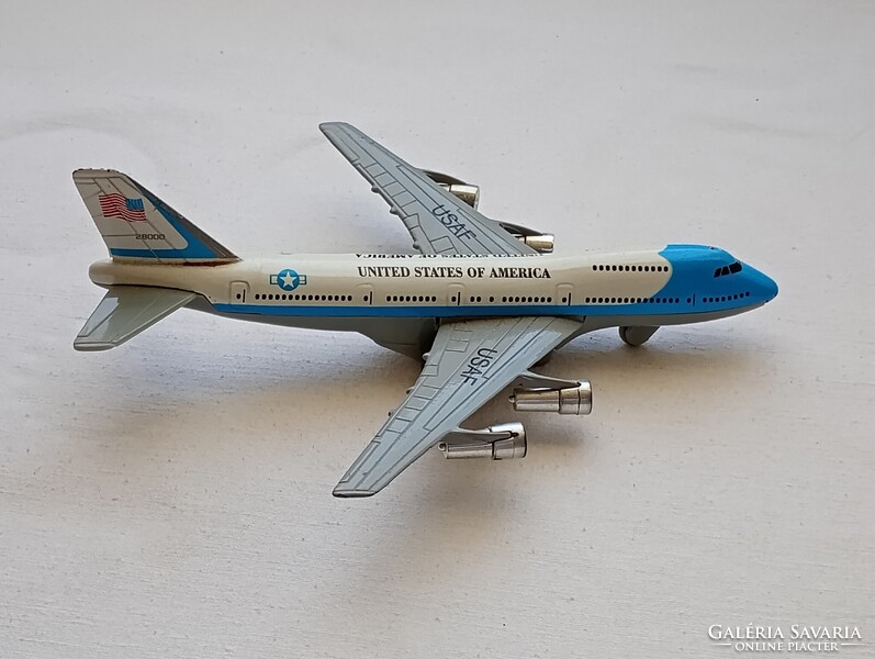 Játék repülőgép Boening 747 Jumbo Jet nyitható ajtókkal 29x16x6cm lendkerekes fém retro