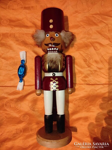 Karácsonyi dísz - Hatalmas "Diótörő mese figura" 4. (fa) 40 cm magas