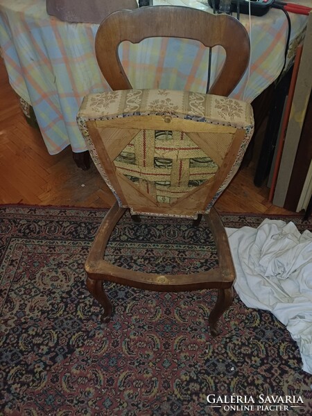 2 db antik szék (Louis-Philippe stílus)