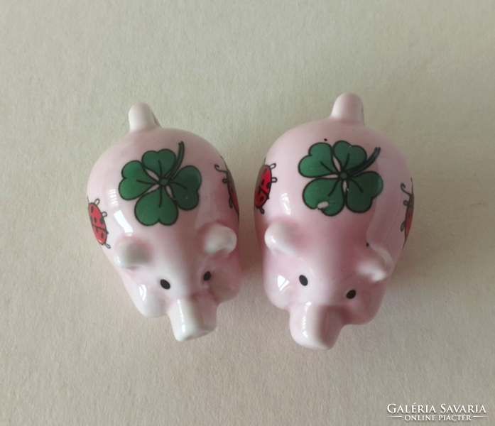 MINI PORCELÁN SZERENCSEHOZÓ MALACKÁK NÉGYLEVELŰ LÓHERÉVEL,KATICA BOGÁRRAL