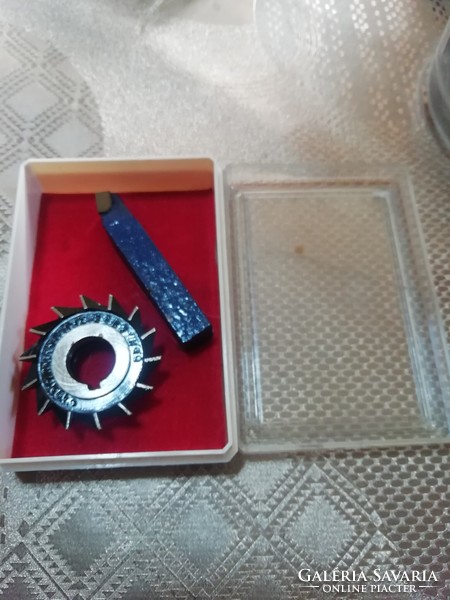 Régi gyári reklám dobozban. Hihetetlen aukciók és akciók folyamatosan !Vegye-Vigye