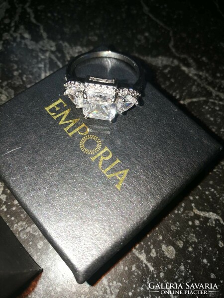 Cirkónia köves  nagyon szép gyűrű.Akció Aukció több száz termék vegye vigye