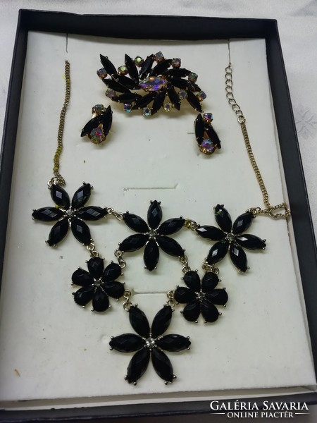 Ékszer szett 9 számú. Hihetetlen aukciók és akciók folyamatosan !Vegye-Vigye