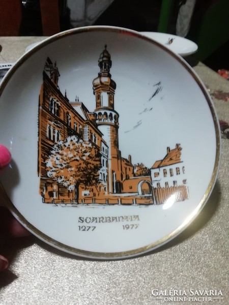 Hollóházi porcelán városkép a képeken látható állapotban.Akció Aukció több száz termék vegye vigye