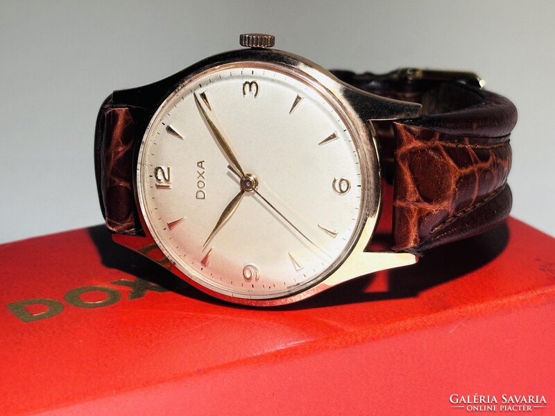 Gyűjteményből hibátlan Arany 14 K Doxa, gyári doboz, Hírsh szíj pontos 36 mm k.n. netto 8.5 gr arany