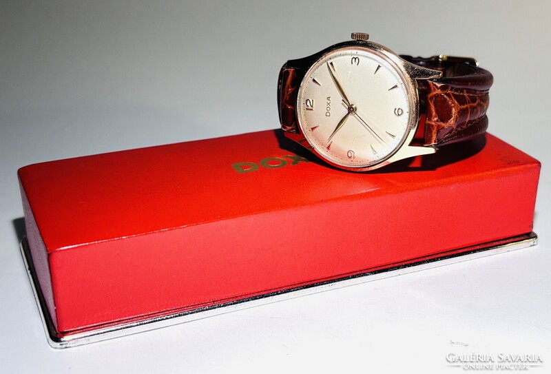 Gyűjteményből hibátlan Arany 14 K Doxa, gyári doboz, Hírsh szíj pontos 36 mm k.n. netto 8.5 gr arany