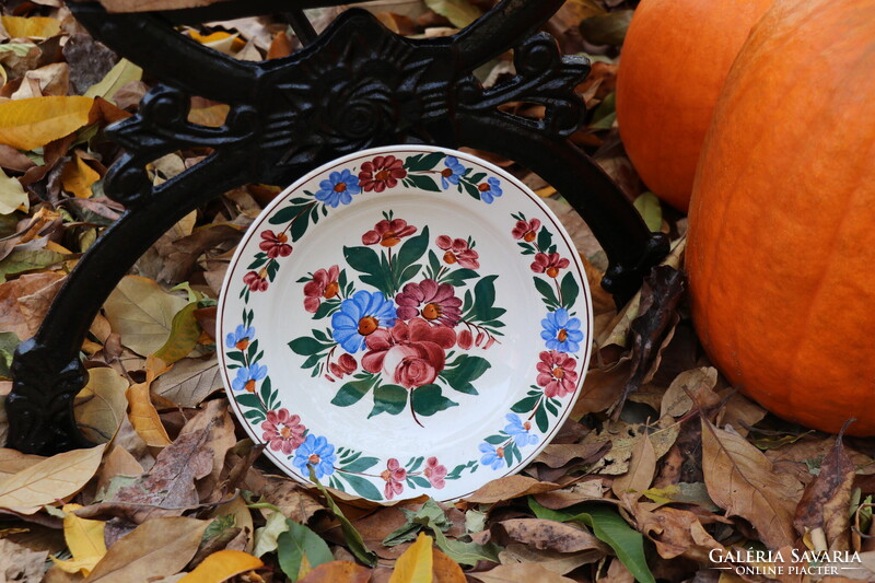 Kispesti kerámia falitányér