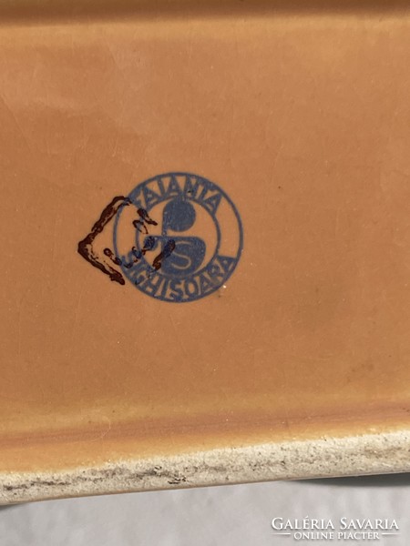 Fajansz fűszertartó nagy különleges forma.